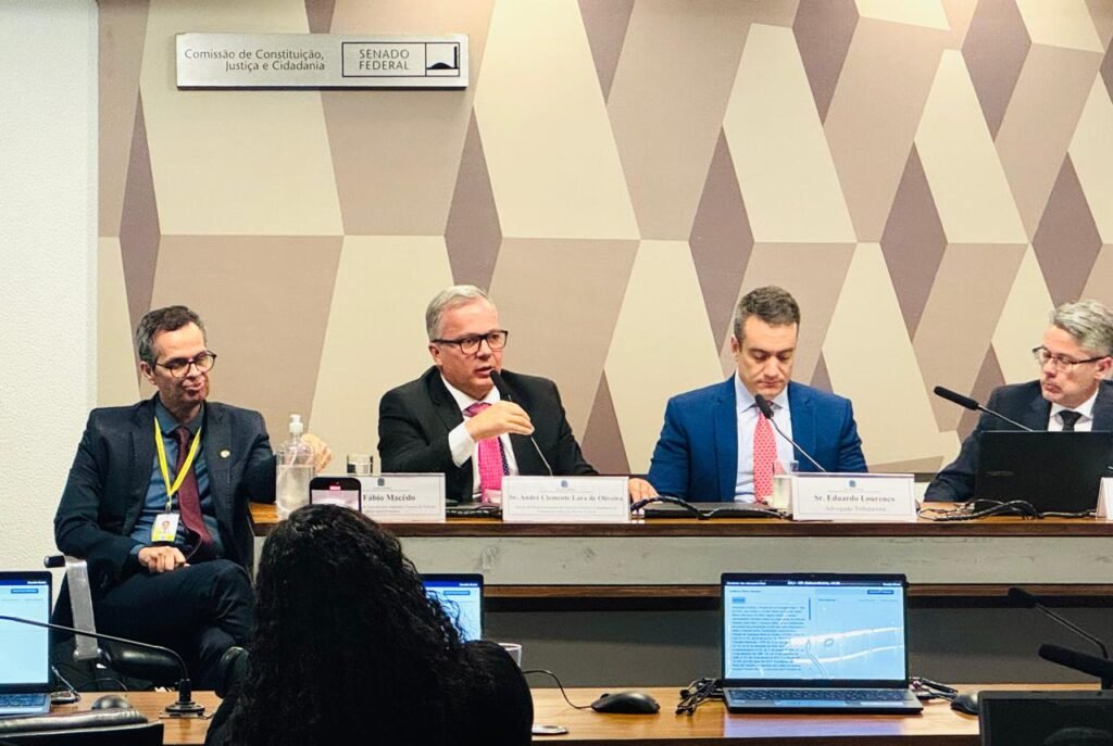 Presidente da FENAFIM e Anafisco, Fábio Macedo, participa de audiência no Senado sobre a regulamentação do PLP 108/24